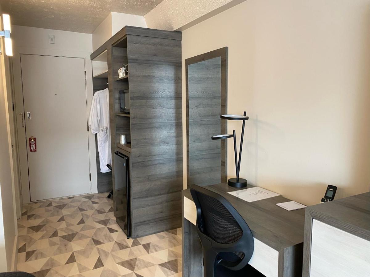 Travelodge By Wyndham דראמונדוויל מראה חיצוני תמונה