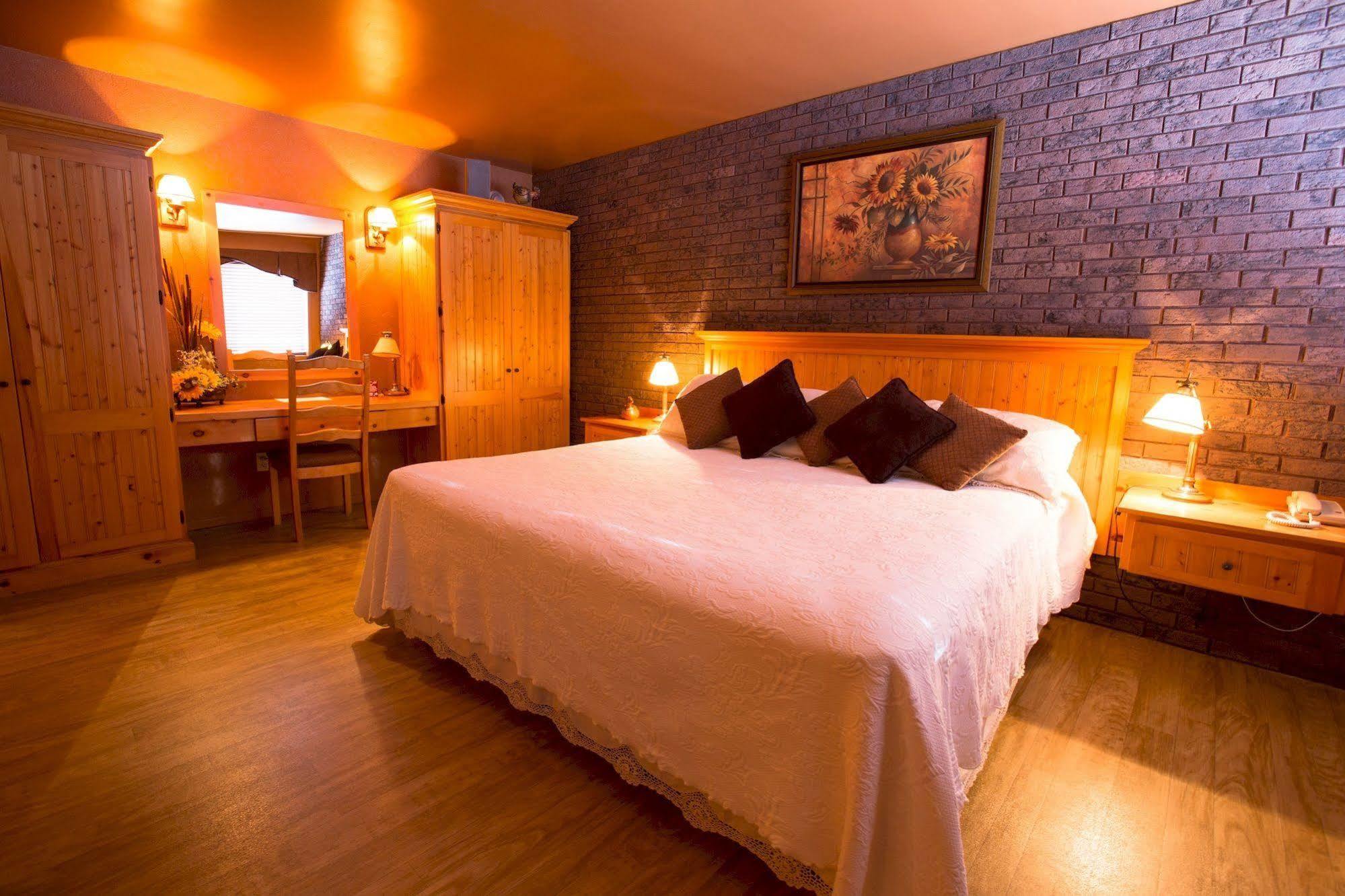 Travelodge By Wyndham דראמונדוויל מראה חיצוני תמונה